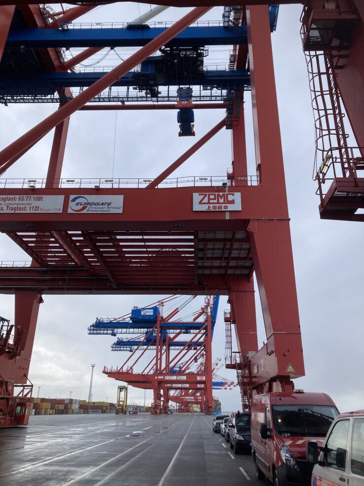 Kalmar et Eurogate Wilhelmshaven - Déplacement et modification de deux grues STS