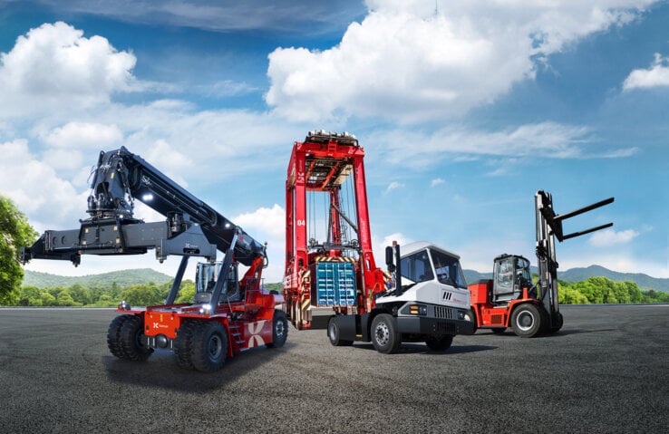 Équipements - Nous mettons à disposition une gamme complète d'équipements de pointe, incluant tracteurs, reachstackers, chariots élévateurs, chariots porte-conteneurs vides, chariots cavaliers et spreaders pour grues.
