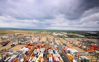 Zero-emission drive technologies gain ground at container terminals