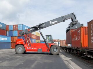 Dania Connect puts reliability into every move with Kalmar Eco Reachstackers